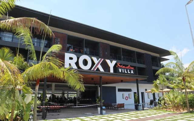 Roxy Sematan Villa & Townhouse