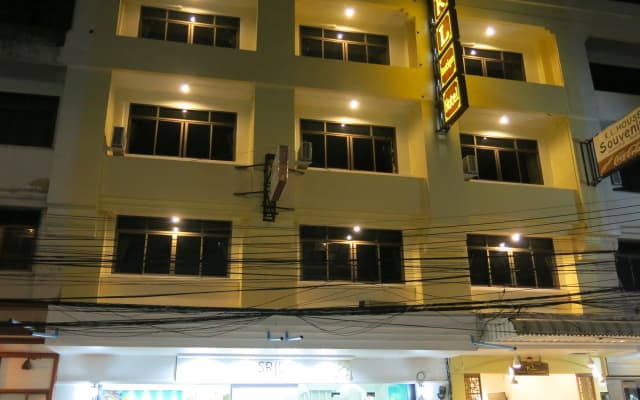 OYO 1118 K L Boutique Hotel (Vaccinated Staff)