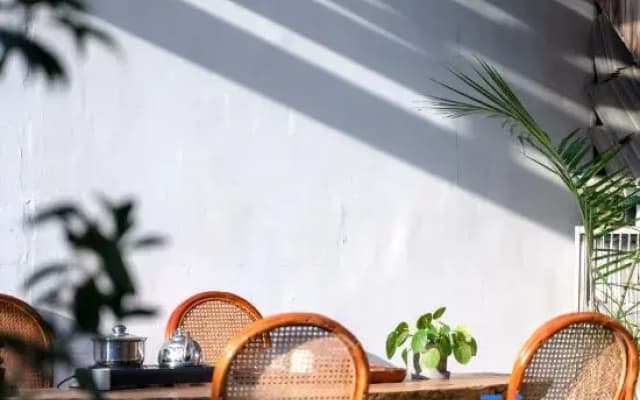 Flora Hotel · Tengchong Burrow Tea Zen hotel (Tengchong Heshun Ancient Town Store)