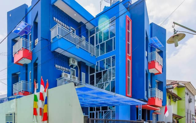 RedDoorz Syariah near Metropolitan Mall Bekasi