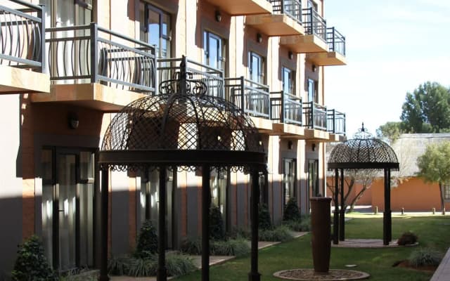 Bains Lodge