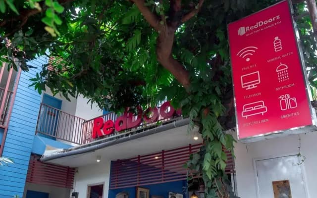 RedDoorz near Pantai Sanur Bali