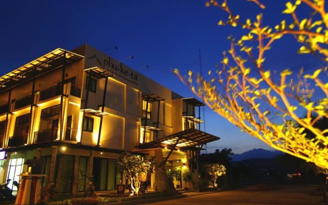 Phu-Ke-Ta, The Hip Service Apartment & Hotel