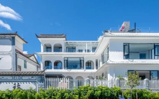 Floral Hotel·Dali Yunhaiju Seaview Hotel(Bohai Swan Ecological Corridor)