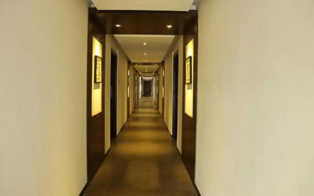 Vits By Spree Hotels Le Pebble