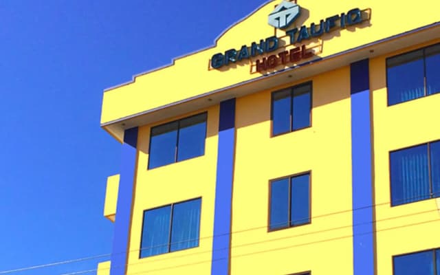 Grand Taufiq Hotel