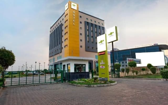 Holiday Inn Express Greater Noida Knowledge Park