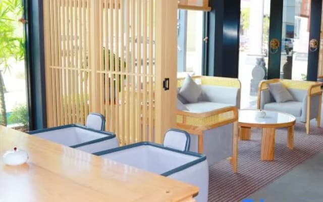 G Joyful Chujian Hotel (Mengzi Station)