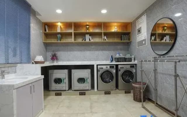 Huaman Business E-sports Hotel (Feidong Longtang Expressway Water Conservancy Hydropower College)