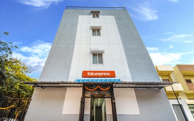 FabHotel Diamond Residency, Airport Road
