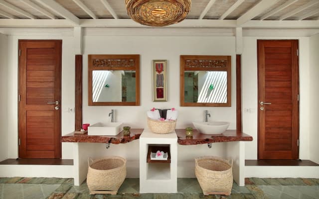 PinkCoco Gili Air - Constant Surprises & for Cool Adults Only