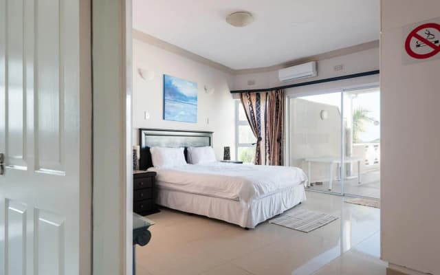 Le Rocella 4 - 2 Adults and 4 children only