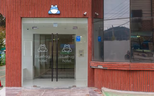 Bluefrog Hotel