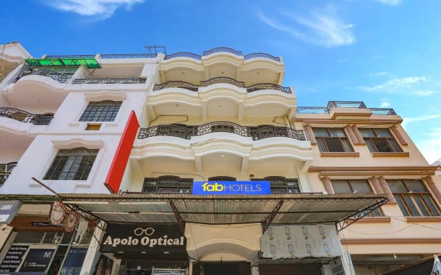 Fabhotel Royal Stay Inn