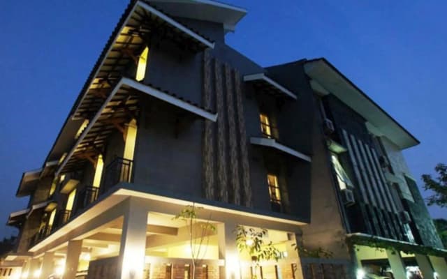Oasis Studio Hotel Satu