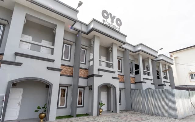 Capital O 92444 Kamojo Guest House