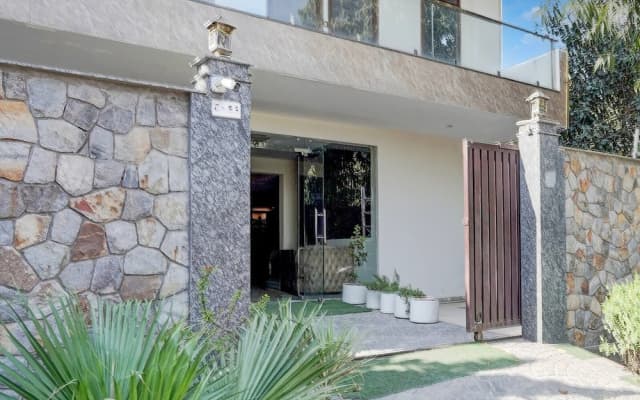 Super Collection O Sector 108 Noida