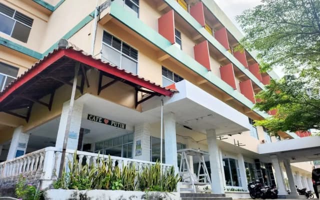 RedDoorz Near Pelabuhan Sri Bintan Pura Tanjungpinang