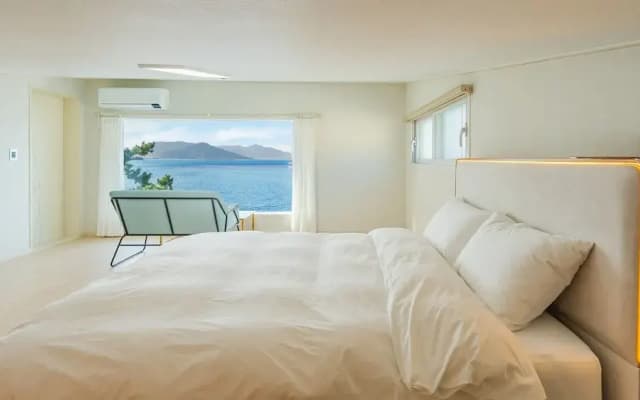 Geoje Daol Pool Villa Pension