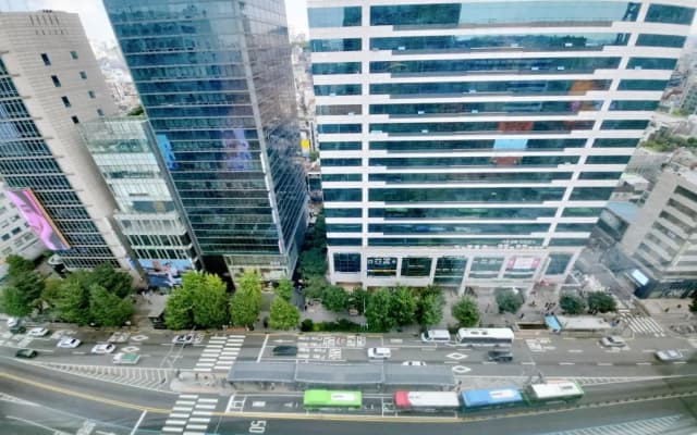 Hongdae Residence-2 1min from Hongik Uni station Exit #1