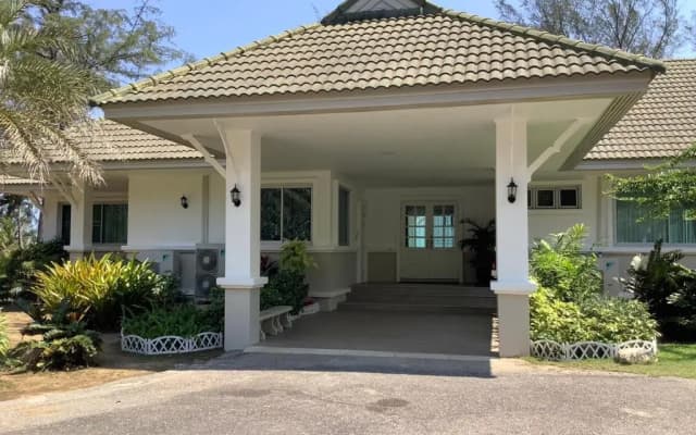 Seapine Beach Golf and Resort Hua Hin