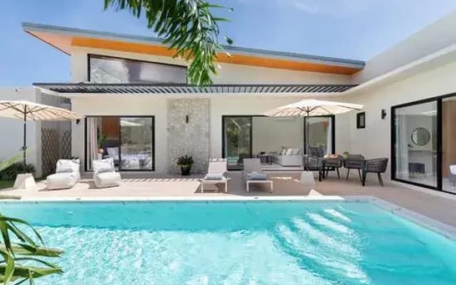 Jungle Retreat: Sereniwood Villa Private Pool 3br