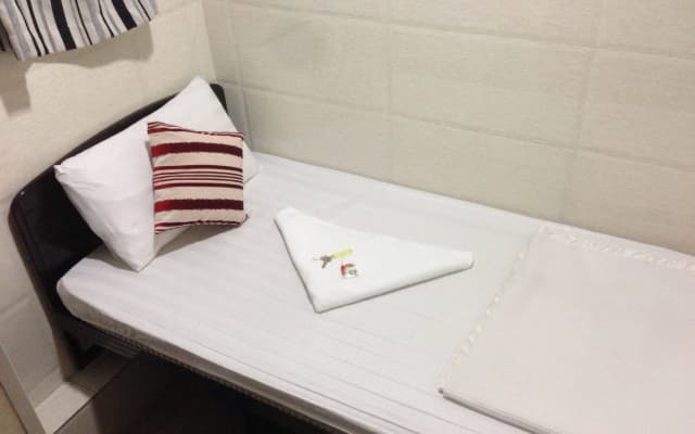 Days Hotel HK - Hostel