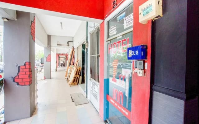 OYO 89894 1st Inn Hotel Klang Sentral
