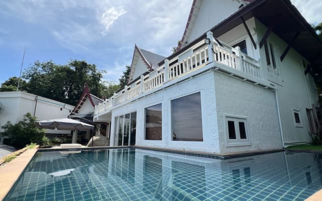 Moonlight Panorama Ocean Villas by RESAVA
