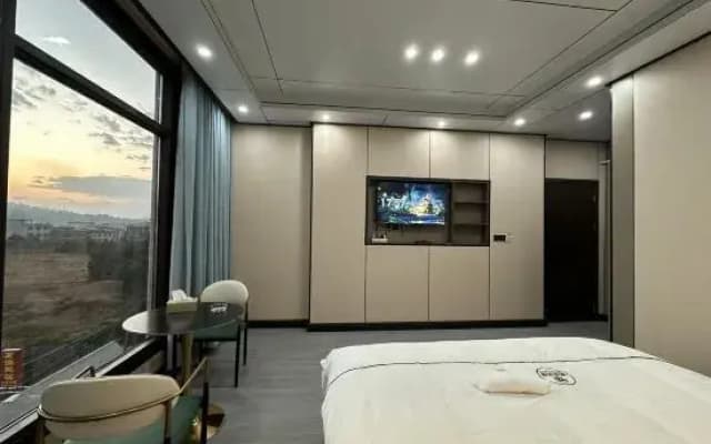 Yizhang Yiliu Town Minglian Hot Spring B&B