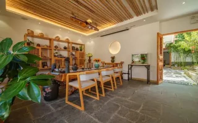 Huachengju View Guesthouse