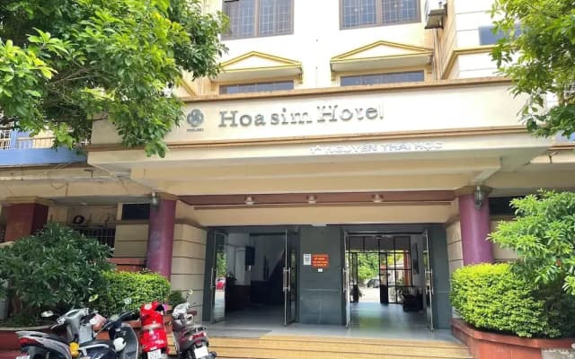 Hoa Sim Hotel LS - by BAY LUXURY