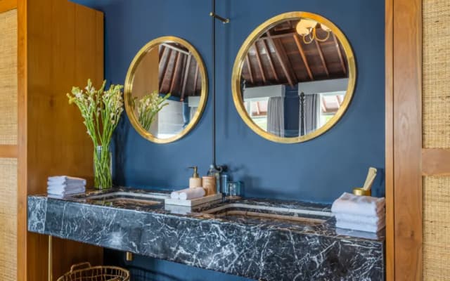 Stay at Ulu