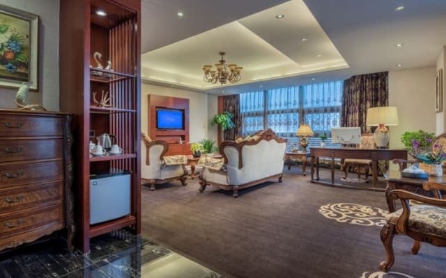 Hua Nian Shi Jia Hotel