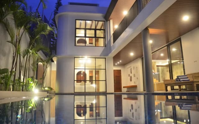 Sunshine City View Villa 6BR wth a private Heated Pool