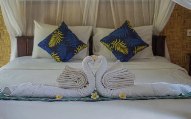 Made Taro Menjangan Homestay