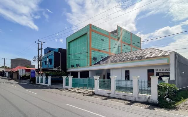 Urbanview Hotel Grand Seven One Manna