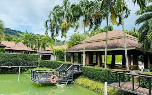 SeToVa Naiharn Grand Pool Villa, Rawai