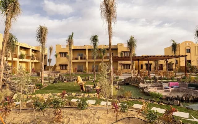 Azad Siwa Hotel