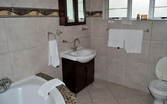 Ya Rena Guesthouse