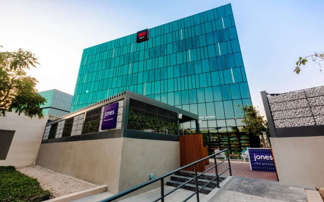 Radisson Red Dubai Silicon Oasis