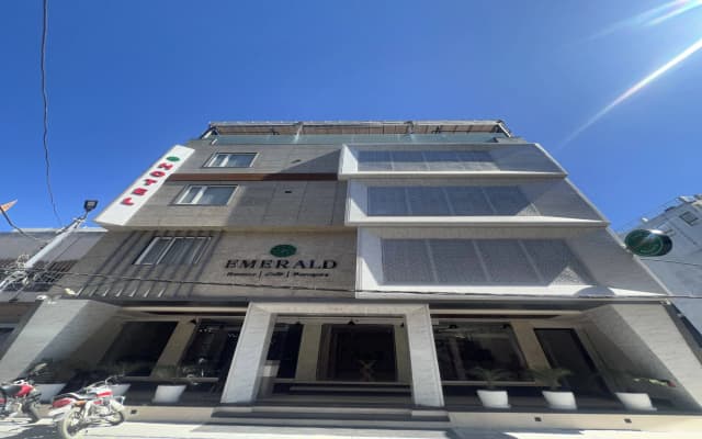Hotel Emerald