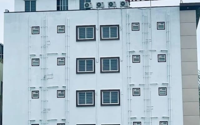 Crystal Inn Hotel