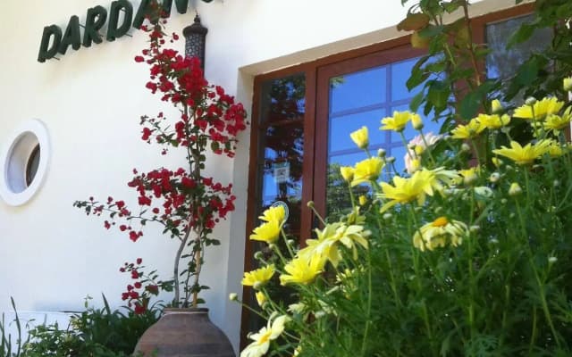 Dardanos Hotel