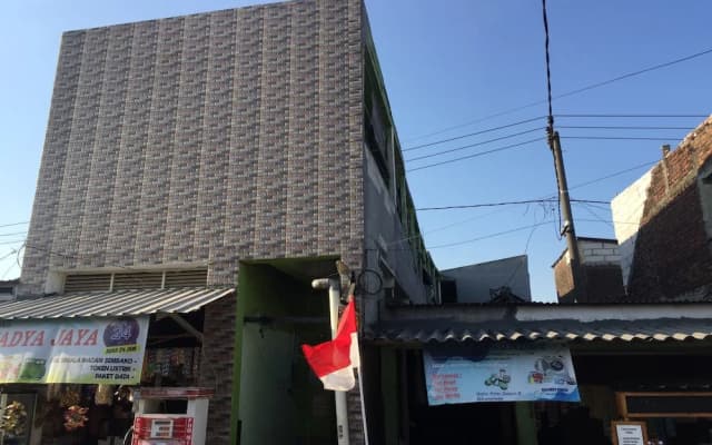 OYO Life 93061 Kost Vicky Syariah