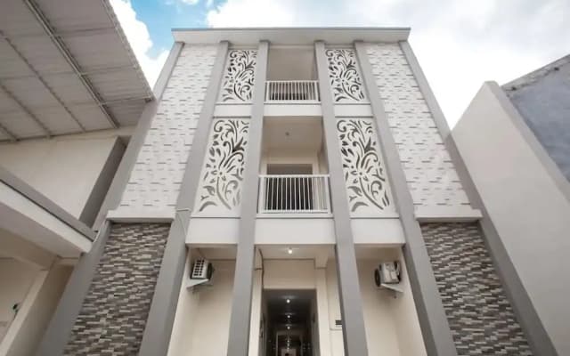 Cozy Residence Syariah  by OYO Rooms