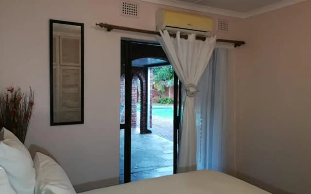 Emangunini Guest house