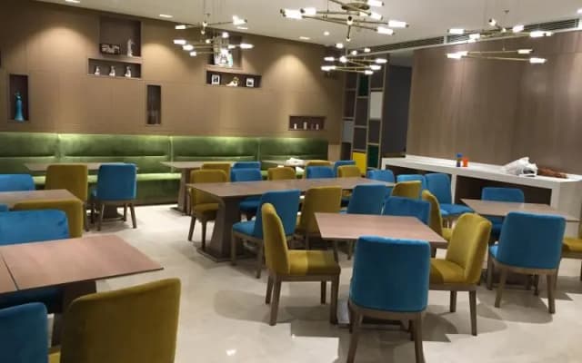 Echarm Hotel (Wutong Street Subway Station)