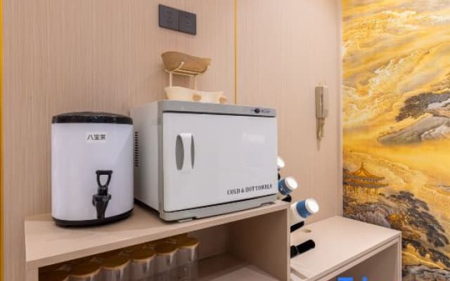Kunyi Boutique Hotel (Lanzhou Dongfanghong Square Nanguan Night Market Branch)
