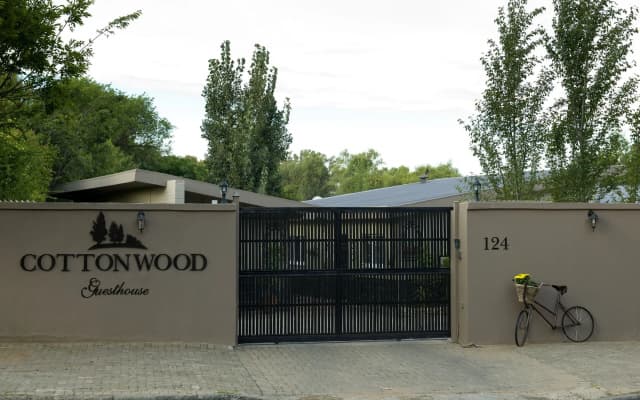 Cottonwood Guesthouse